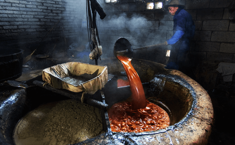 (圖:古法制糖工藝)